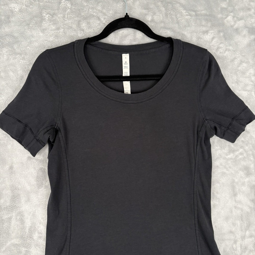 Lululemon Black Short Sleeve T-Shirt Size 6 Top Logo Pima Cotton Spandex DEFECTS - Picture 10 of 11